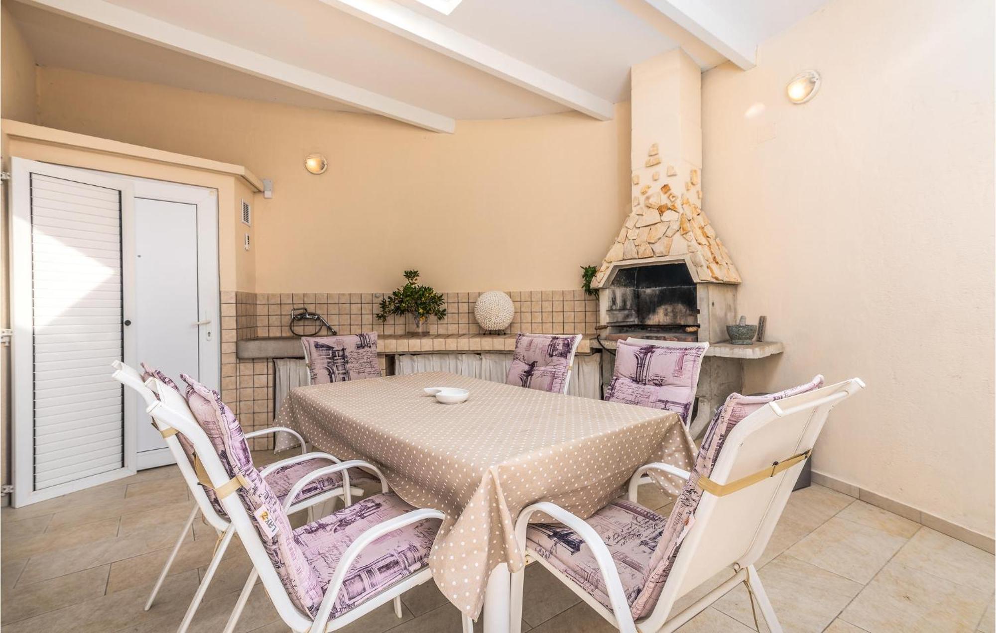Beautiful Home In Martinscica With Wifi Esterno foto